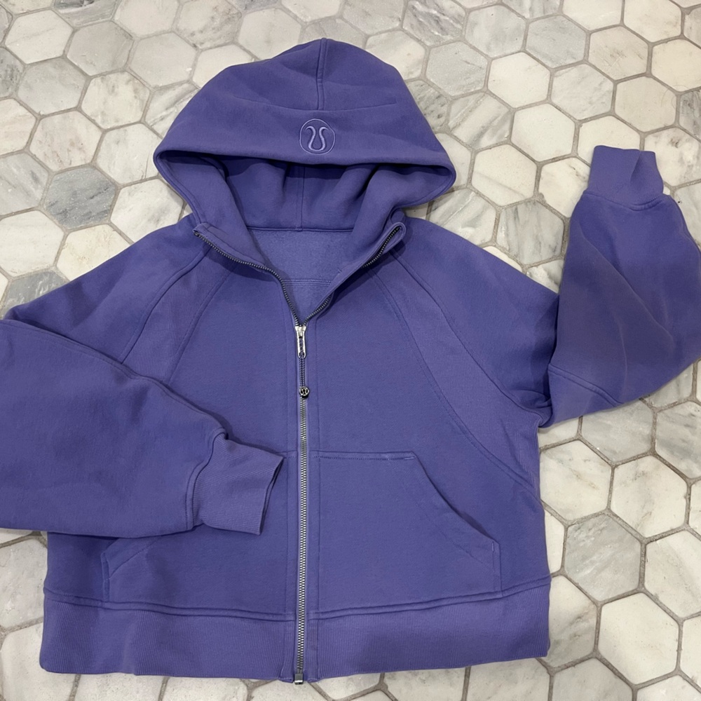 Lululemon scuba cropped hoodie size xs/s

Perfect condition.